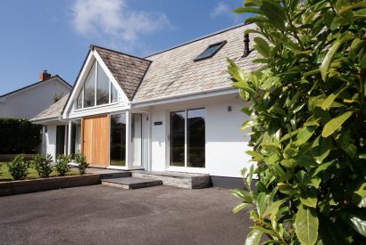 Clermont, a self-catering holiday home with hot tub in Rock, North Cornwall