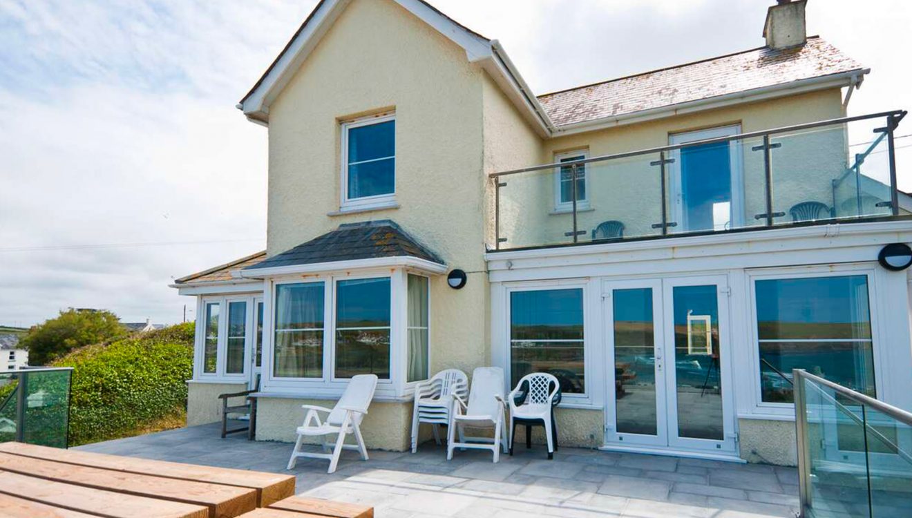 Seaview, a self-catering holiday home in Polzeath, North Cornwall